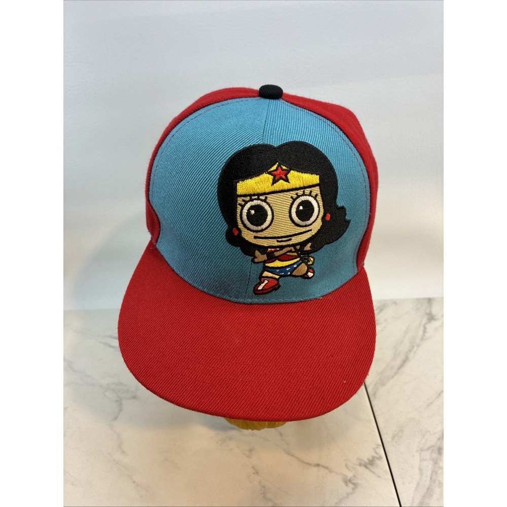 WONDER WOMAN SIX FLAGS DC FUNKO SNAPBACK HAT EXCELLENT